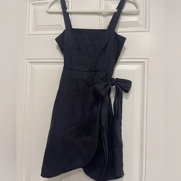 NWT Gianni Bini Serena Linen Shift Wrap Dress NWT Gianni Bini Serena Linen Shift Wrap Dress
